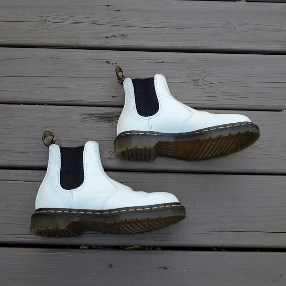 Dr Martens 2976 Yellow Stitch White Smooth Leather Elastic Slip-on Chelsea Boots - Picture 3 of 9